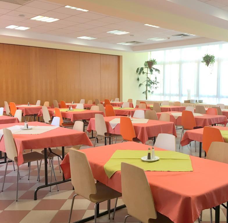 Hotel Ceu Konferencia Koezpont à Budapest Extérieur photo