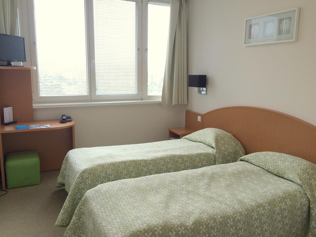 Hotel Ceu Konferencia Koezpont à Budapest Extérieur photo