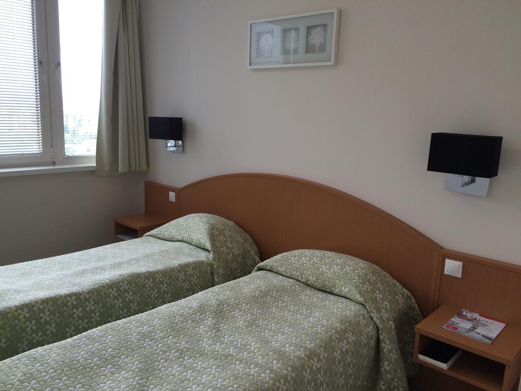 Hotel Ceu Konferencia Koezpont à Budapest Extérieur photo