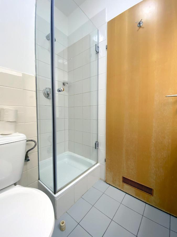 Hotel Ceu Konferencia Koezpont à Budapest Extérieur photo
